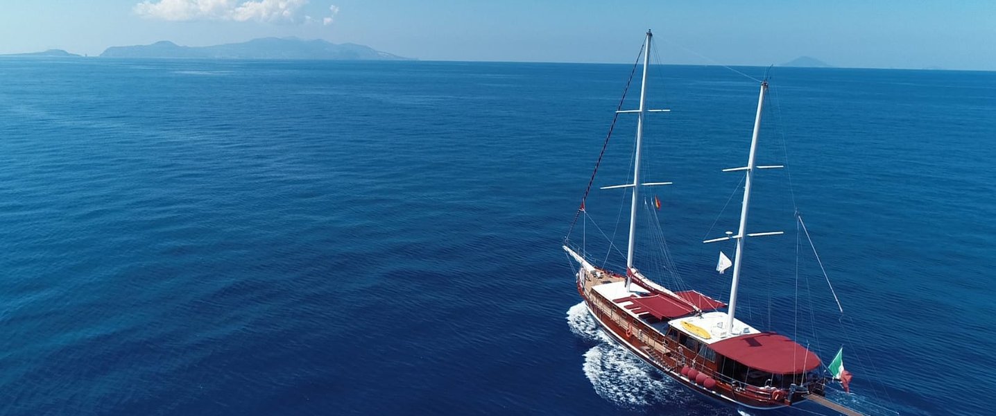 alt_prefix Latife Sultan 