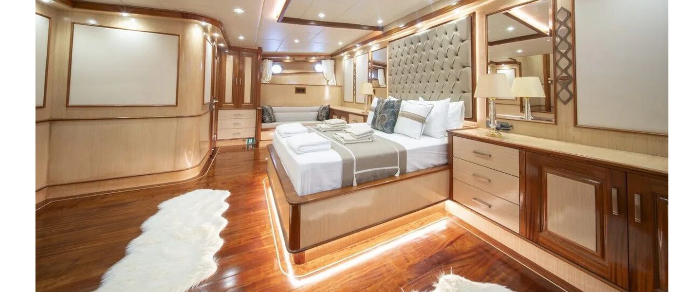 alt_prefix Kaan Ayaz 