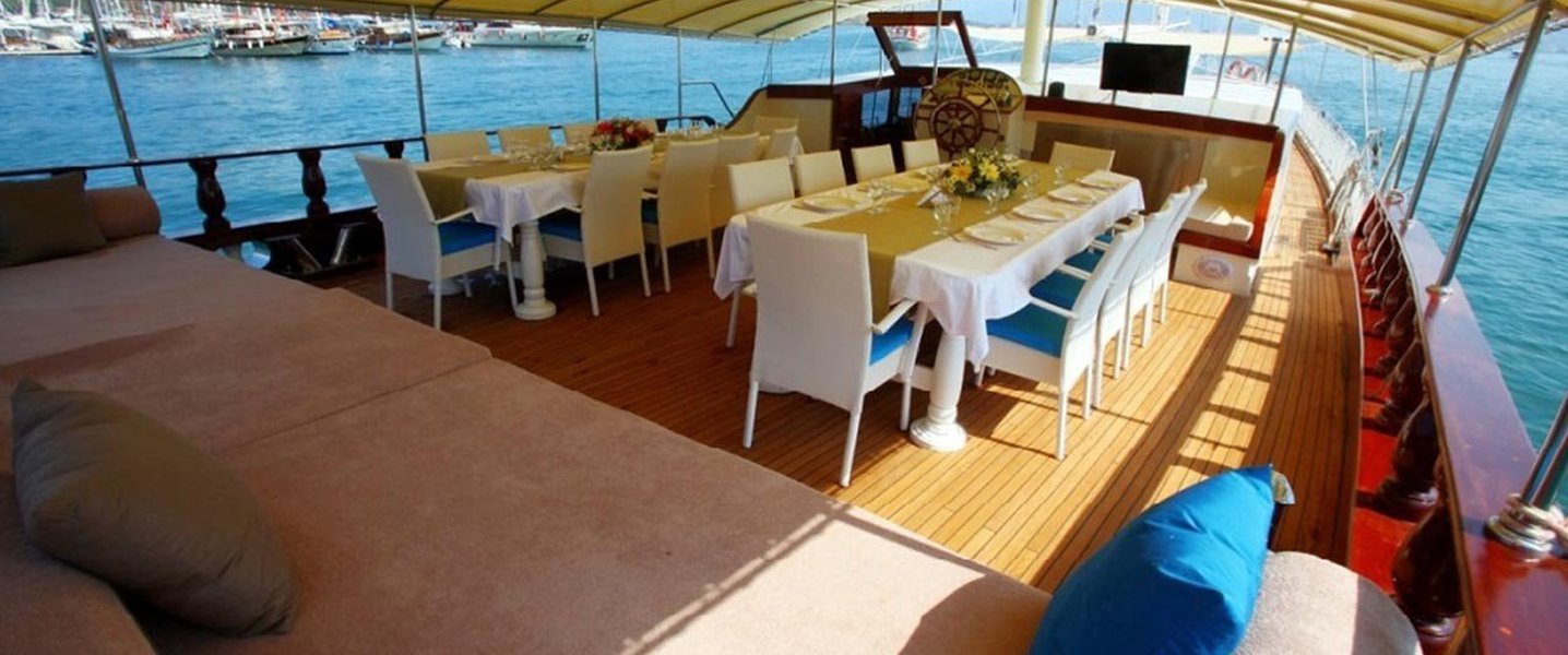 alt_prefix Holiday V 