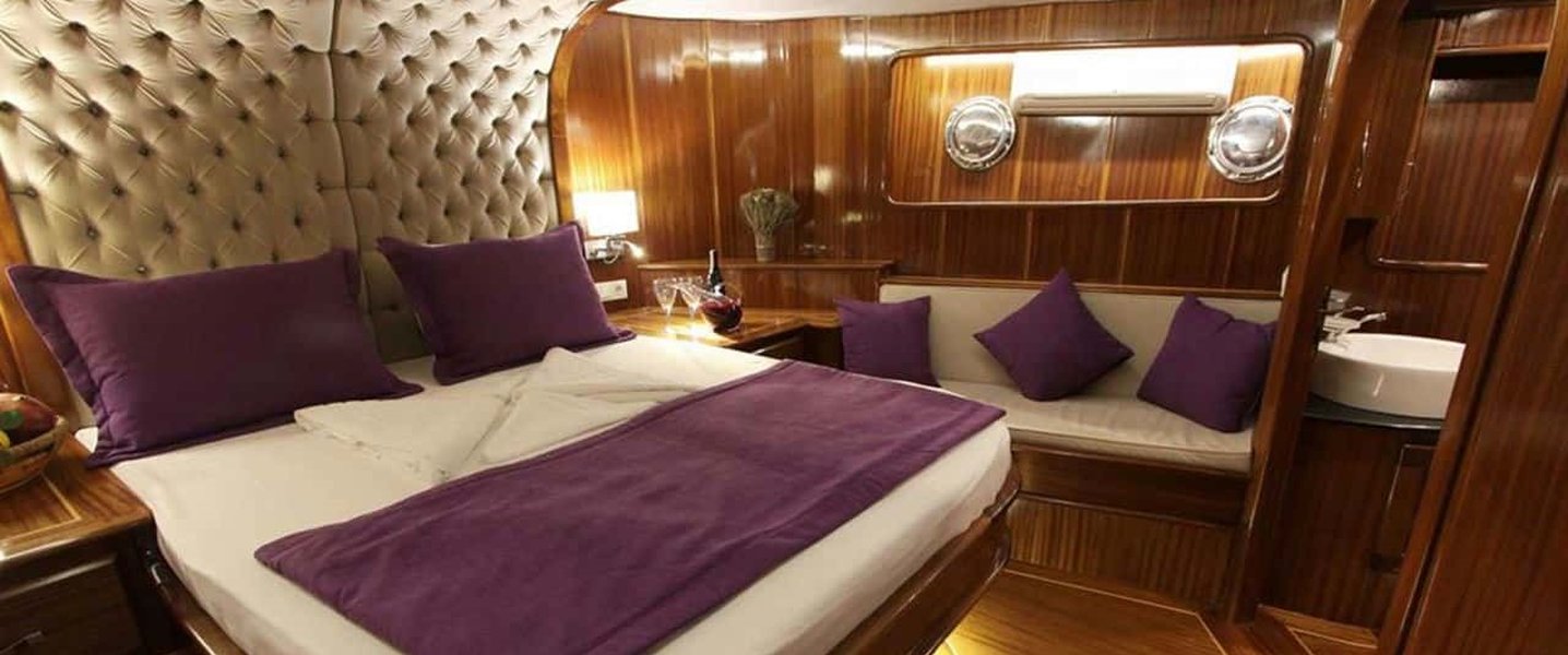 alt_prefix Queen Lila 