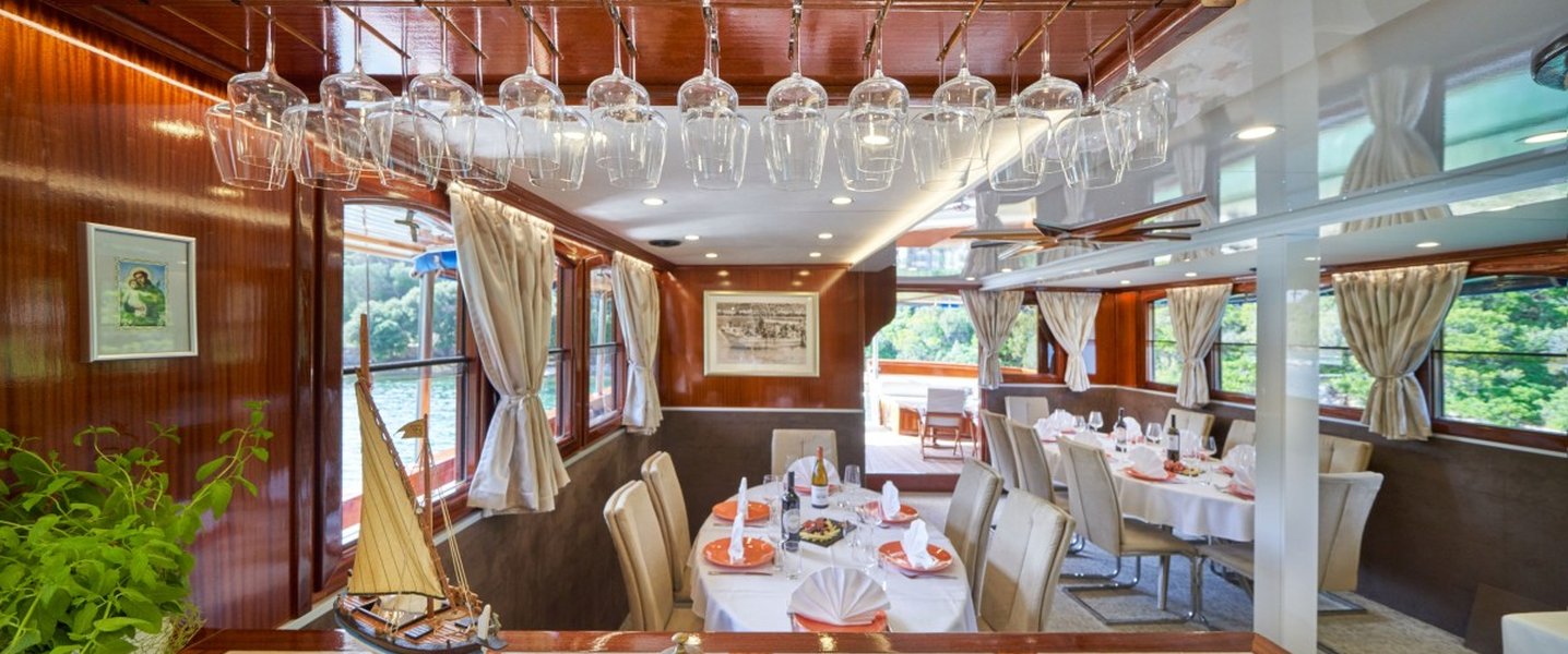 alt_prefix Tanja Mora 