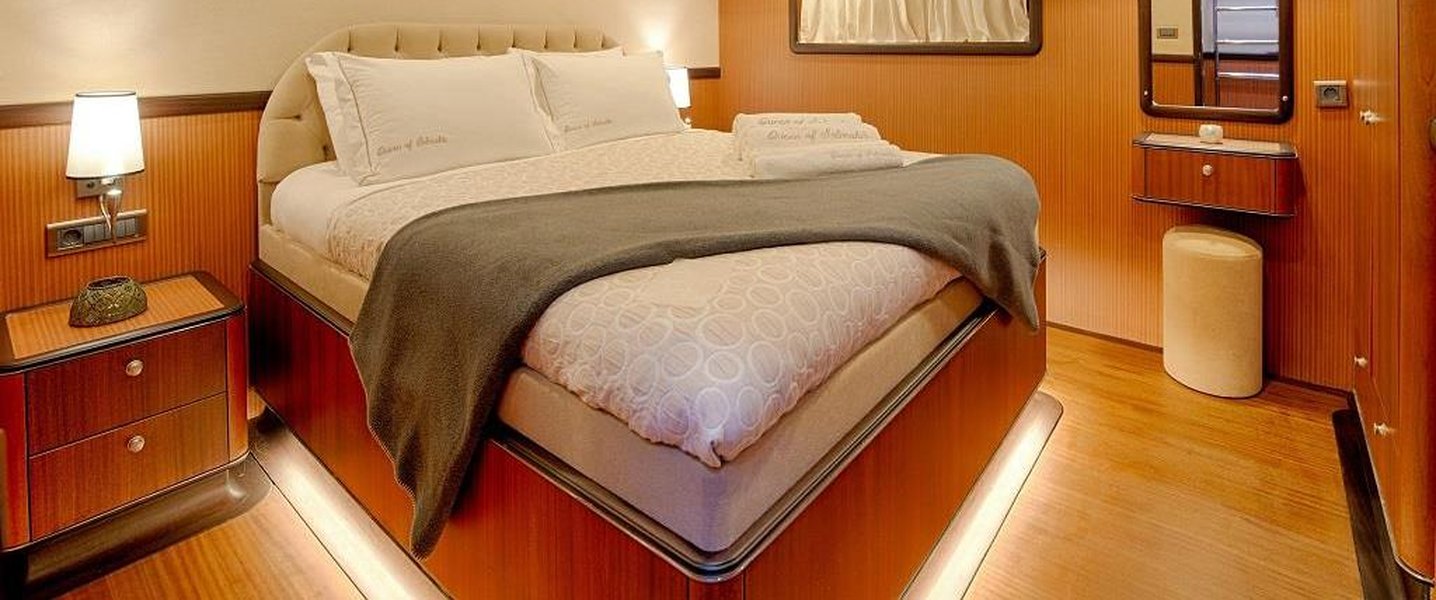 alt_prefix Queen of Salmakis 