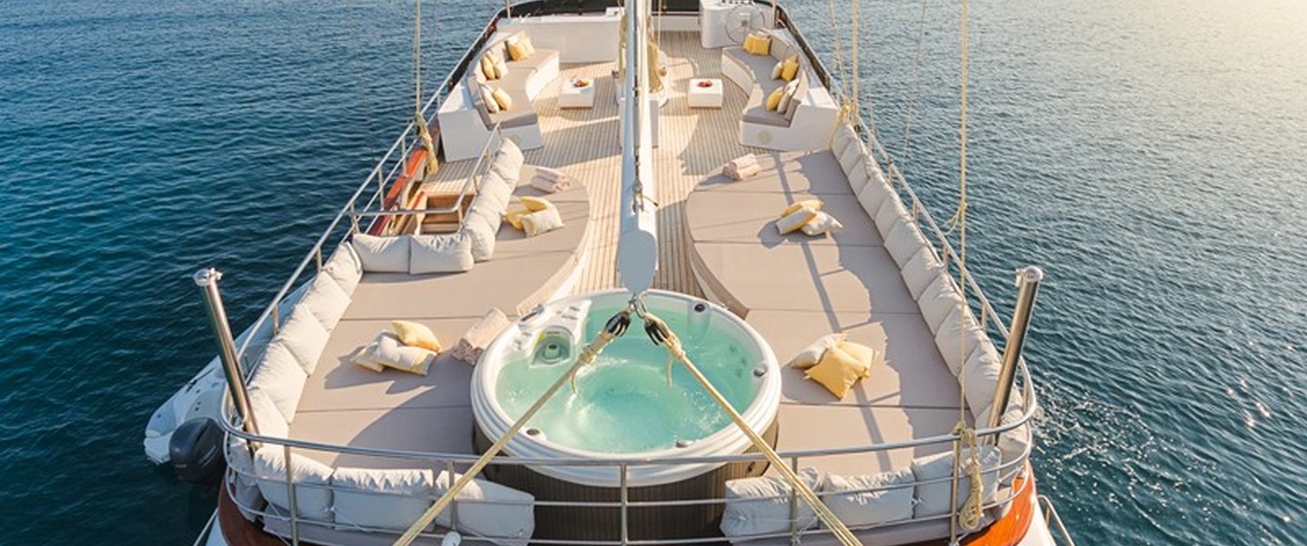 alt_prefix Lady Gita 