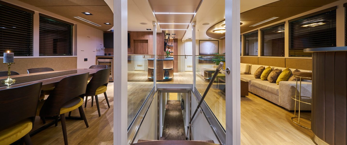 alt_prefix Rara Avis 