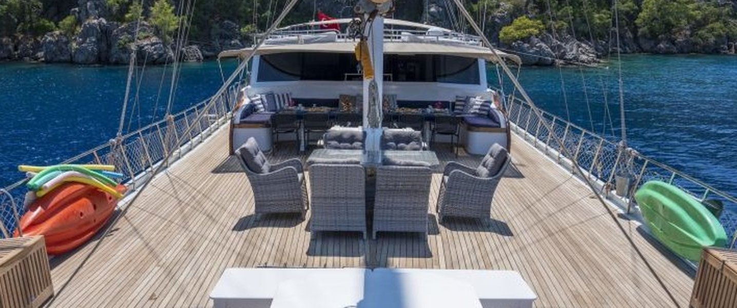 alt_prefix Holiday X 