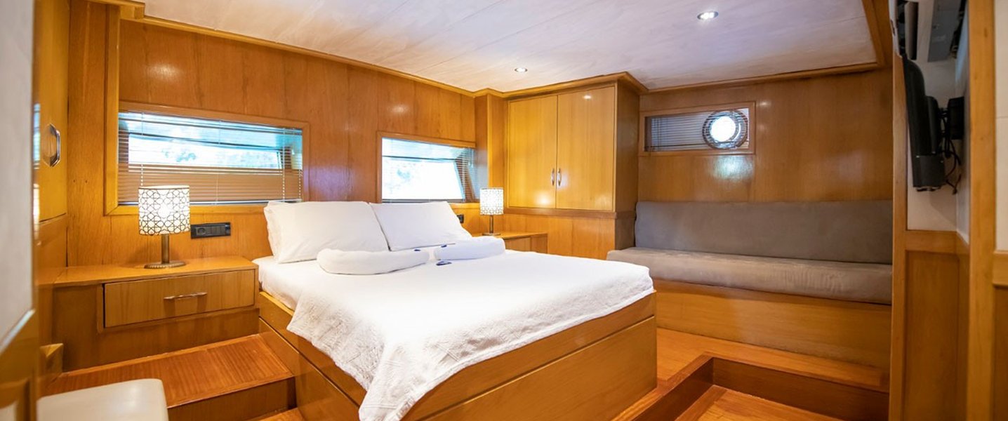 alt_prefix Cemre Mila 