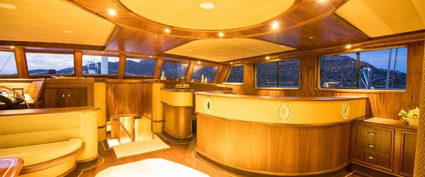 alt_prefix Nevra Queen 