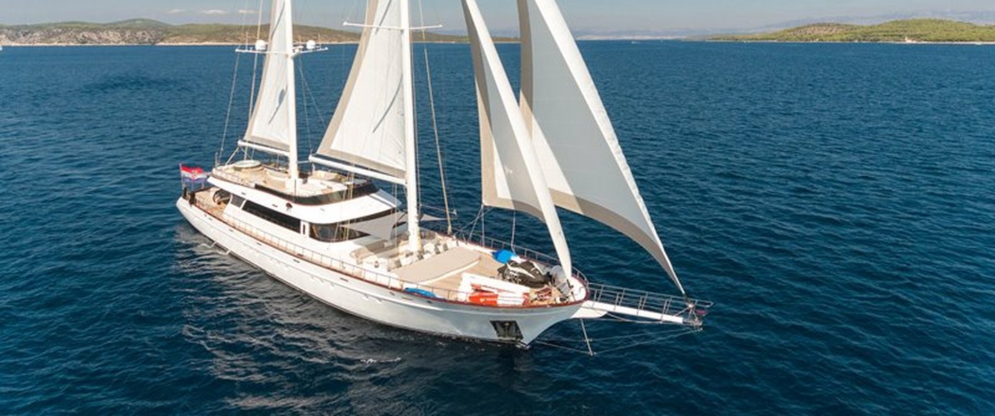 alt_prefix Lady Gita 