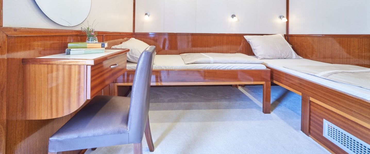 alt_prefix Tanja Mora 