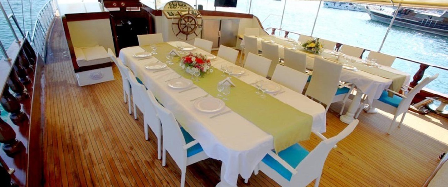 alt_prefix Holiday V 