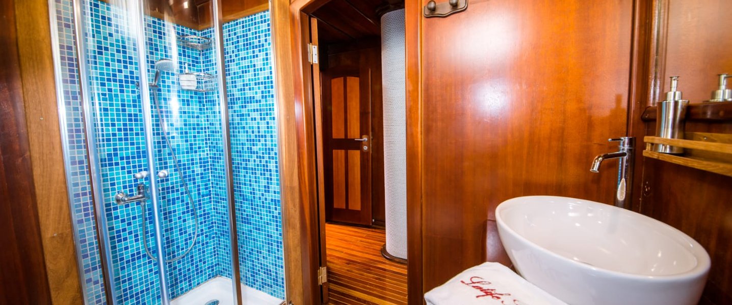 alt_prefix Latife Sultan 