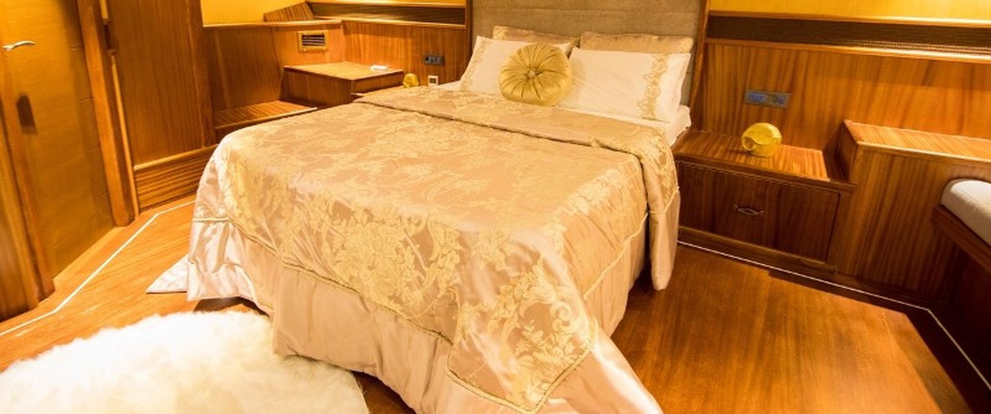 alt_prefix Nevra Queen 